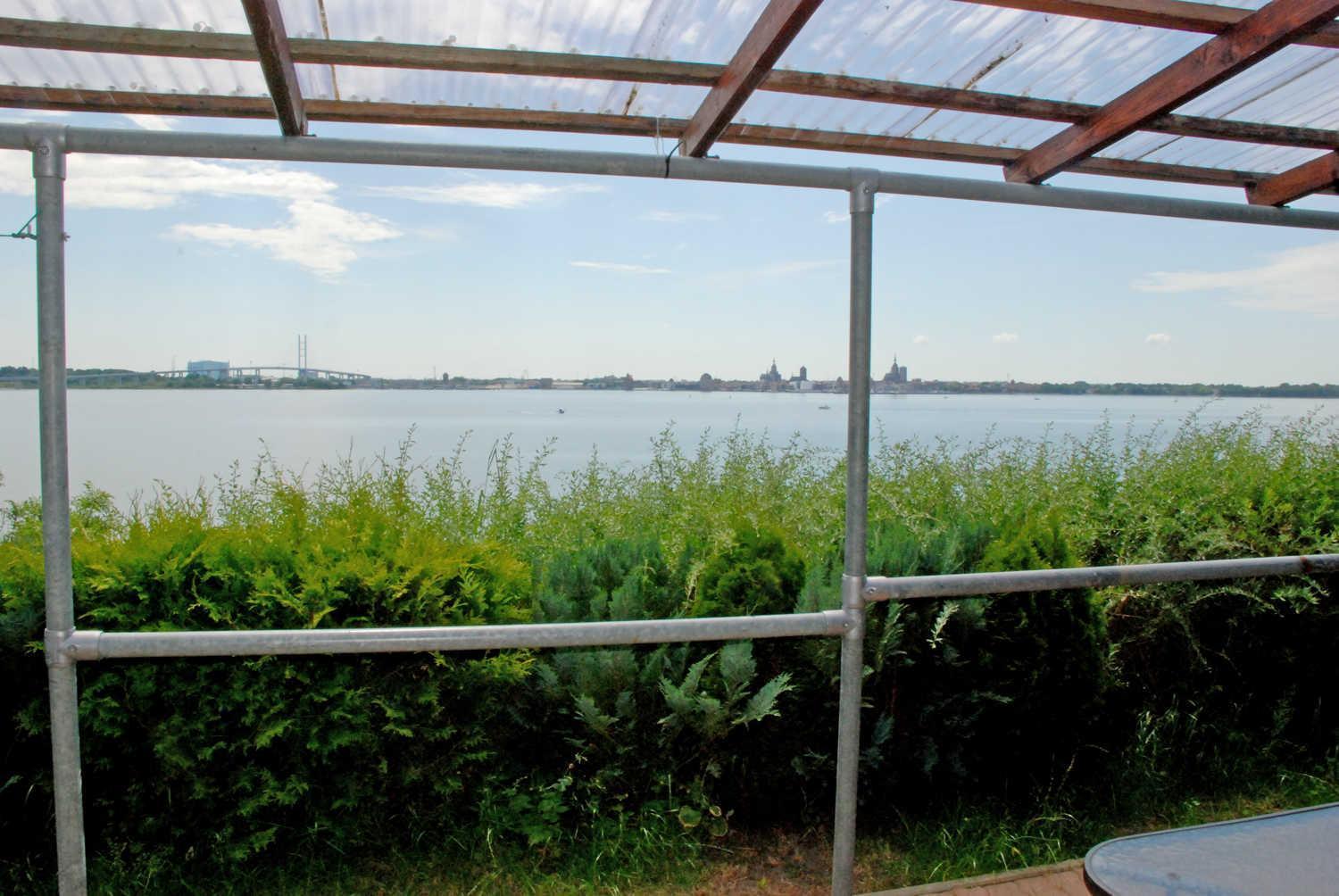 Ferienwohnung mit Garten und Sundblick Altefähr Exterior foto